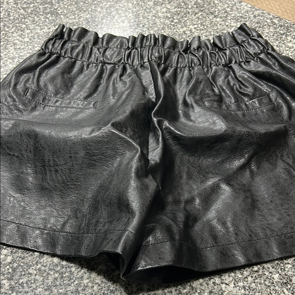 Black Leather Women's Shorts - Picture 5 of 6